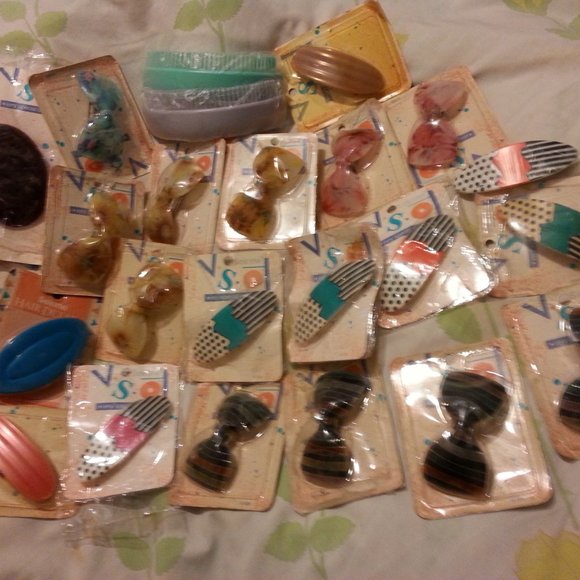 24 Vintage Goody hair Accessory/Barrette 1970 USA - Picture 2 of 4